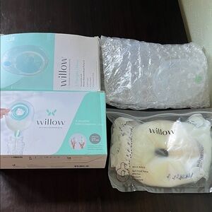 Willow Milk Containers and Bags Set - White